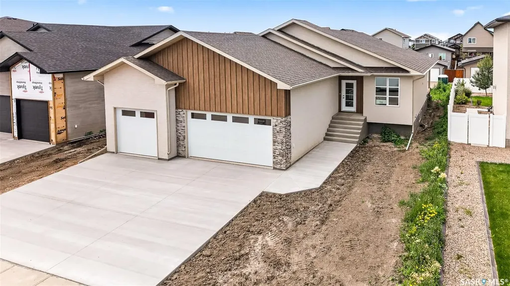 1722 Hayes Lane Moose Jaw SK S6J 0B6
