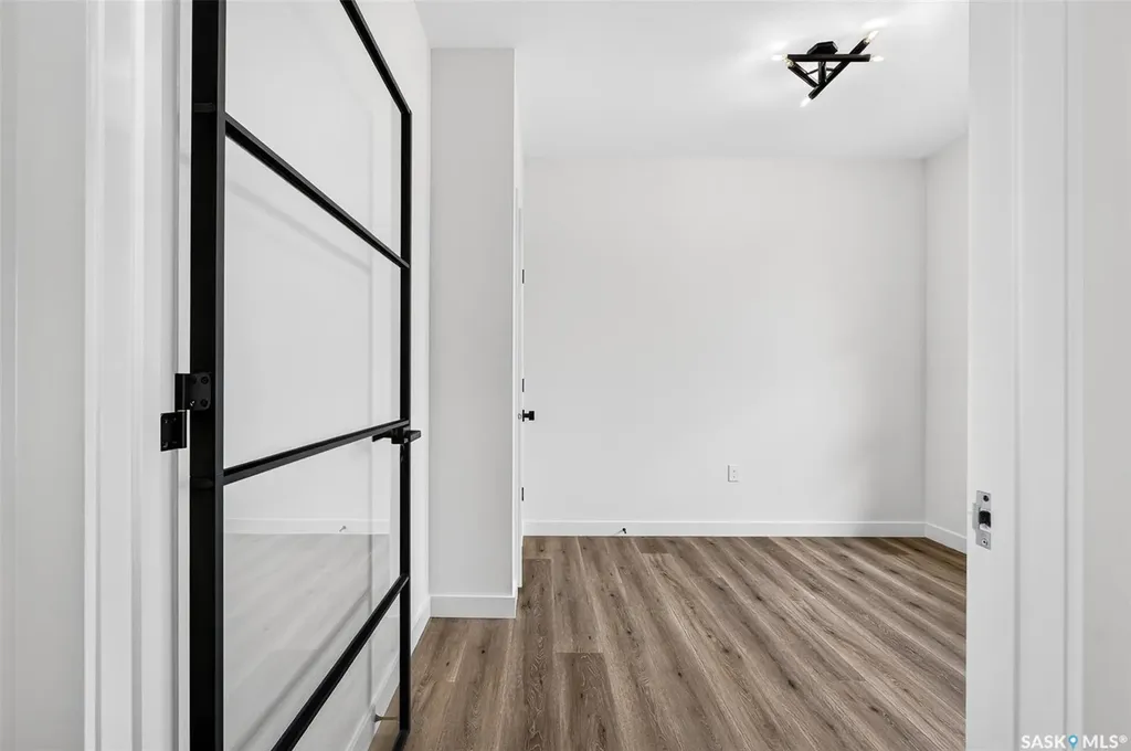 1722 Hayes Lane Moose Jaw SK S6J 0B6