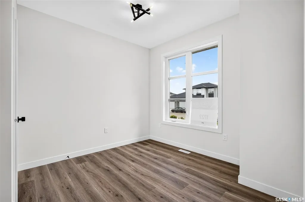 1722 Hayes Lane Moose Jaw SK S6J 0B6
