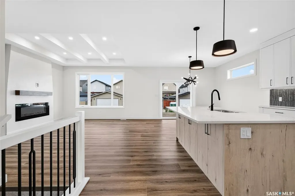 1722 Hayes Lane Moose Jaw SK S6J 0B6