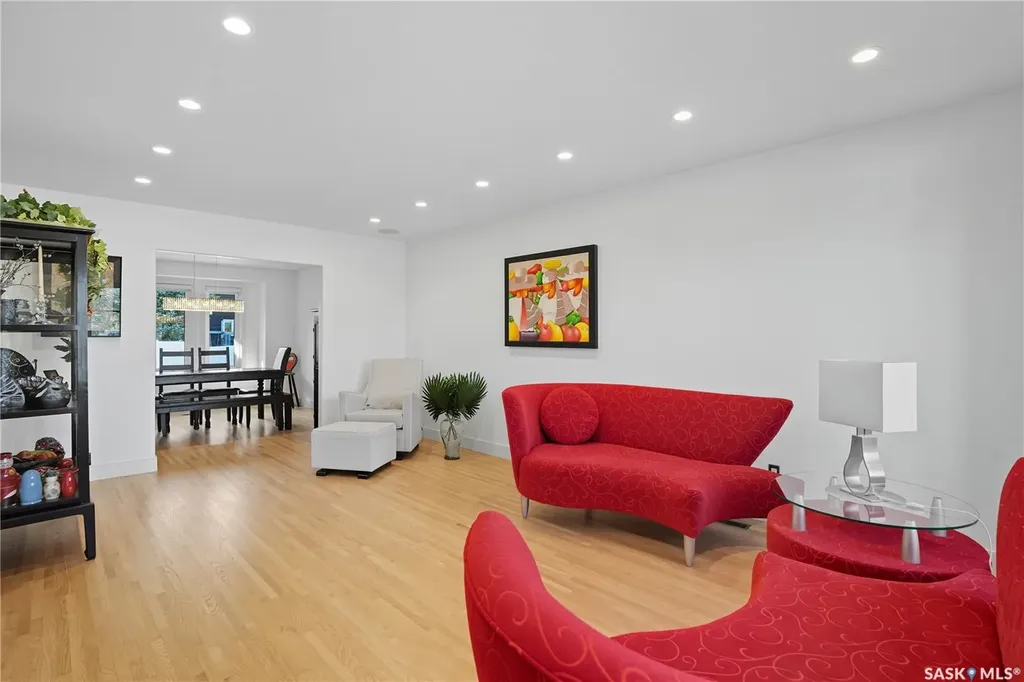 34 Leslie Place Regina SK S4S 6R2
