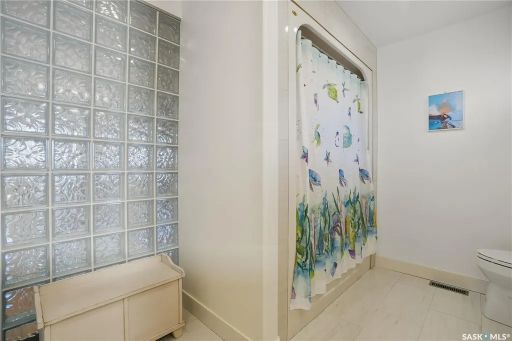 34 Leslie Place Regina SK S4S 6R2