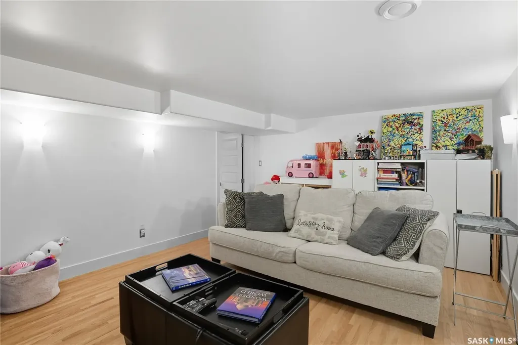 34 Leslie Place Regina SK S4S 6R2