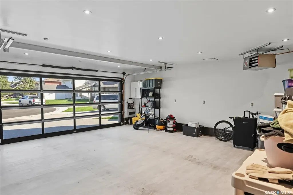 34 Leslie Place Regina SK S4S 6R2