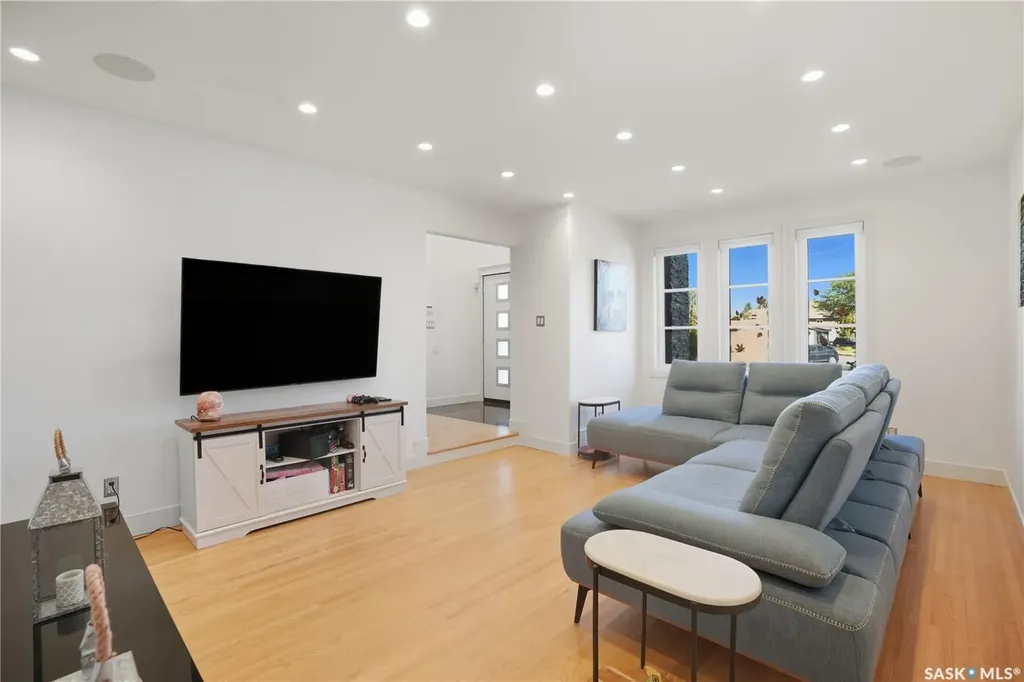 34 Leslie Place Regina SK S4S 6R2