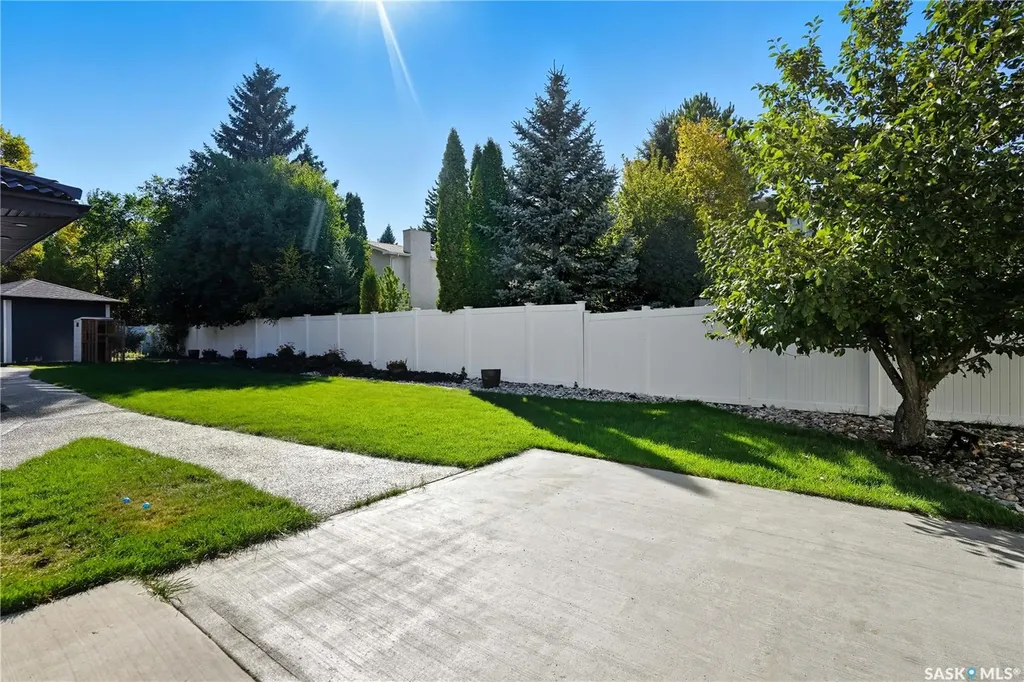 34 Leslie Place Regina SK S4S 6R2