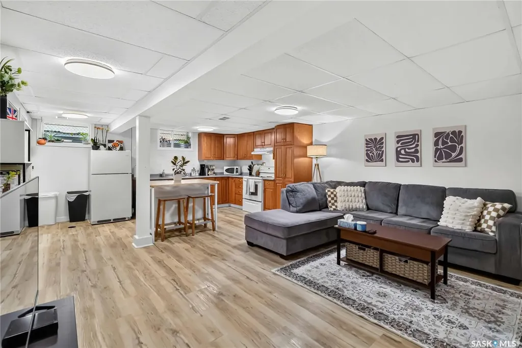 2326 Lansdowne Avenue Saskatoon SK S7J 1G9