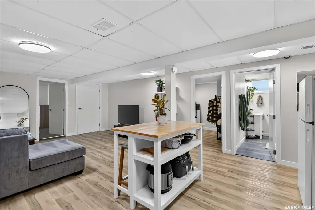 2326 Lansdowne Avenue Saskatoon SK S7J 1G9