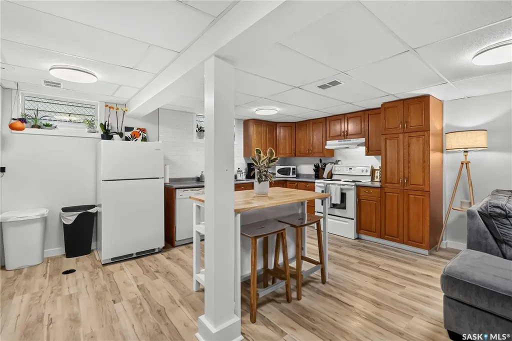 2326 Lansdowne Avenue Saskatoon SK S7J 1G9