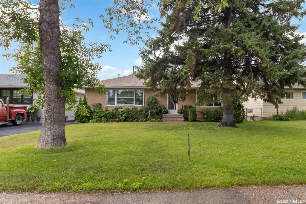 2326 Lansdowne Avenue Saskatoon SK S7J 1G9