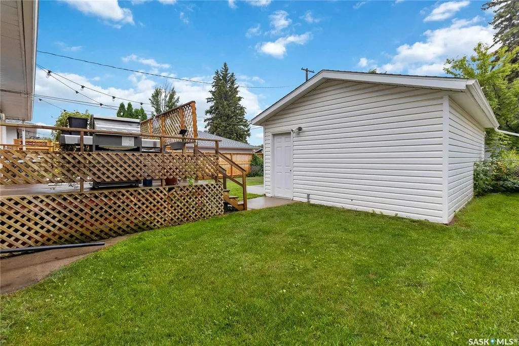 2326 Lansdowne Avenue Saskatoon SK S7J 1G9