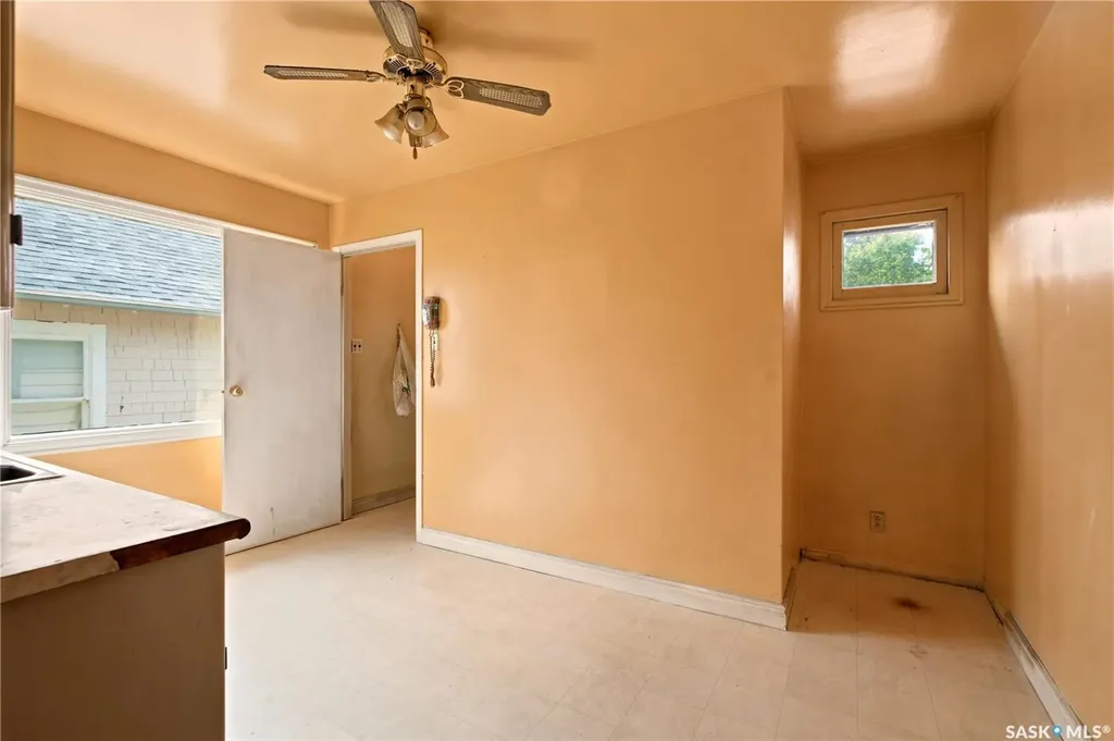 431 K Avenue N Saskatoon SK S7L 2M5