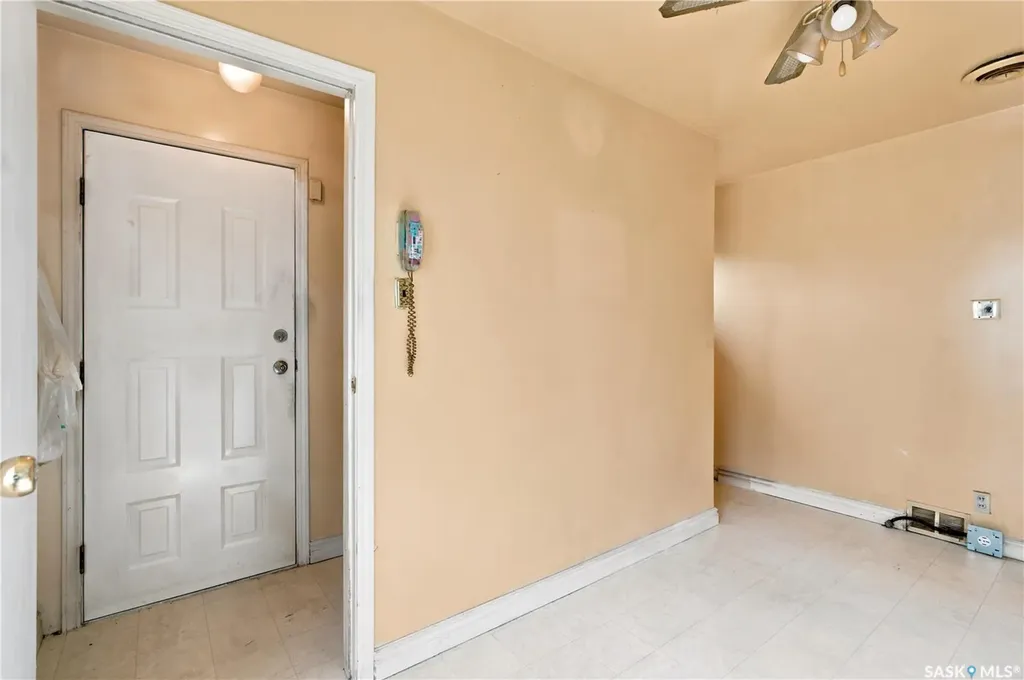431 K Avenue N Saskatoon SK S7L 2M5