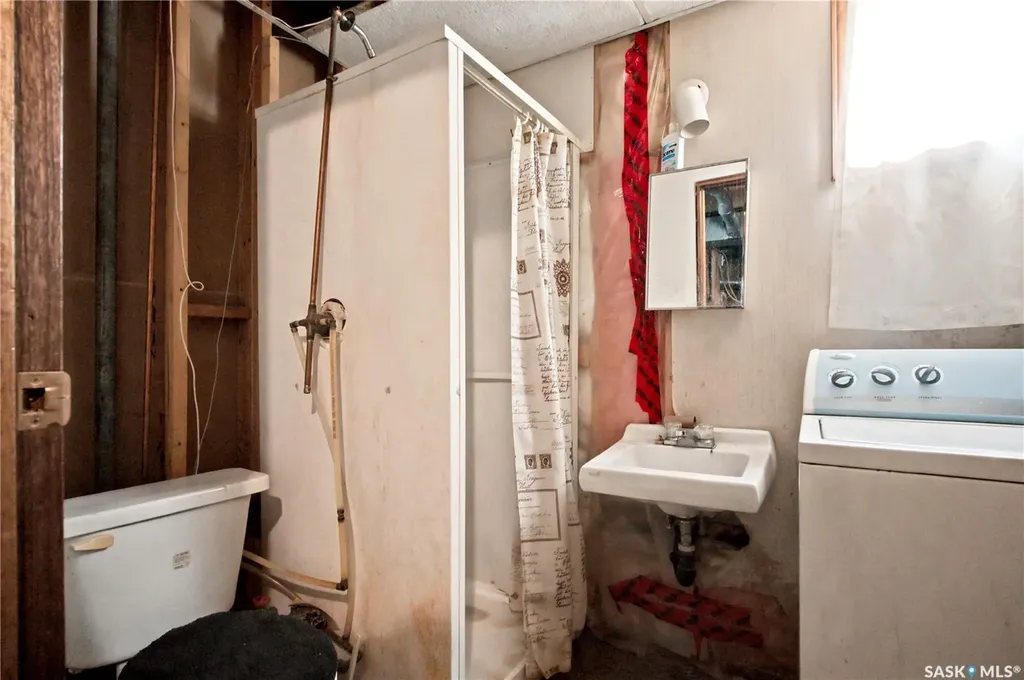 431 K Avenue N Saskatoon SK S7L 2M5