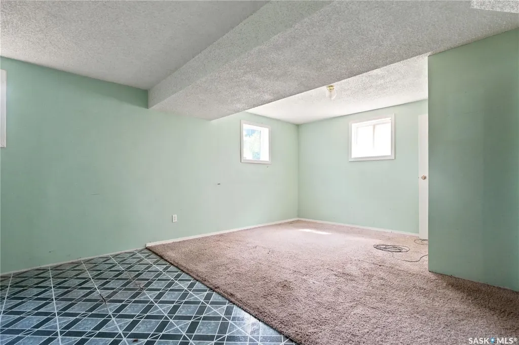 431 K Avenue N Saskatoon SK S7L 2M5