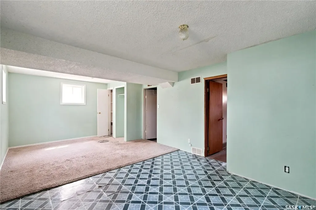 431 K Avenue N Saskatoon SK S7L 2M5