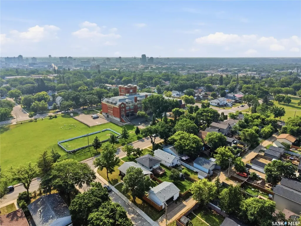 431 K Avenue N Saskatoon SK S7L 2M5