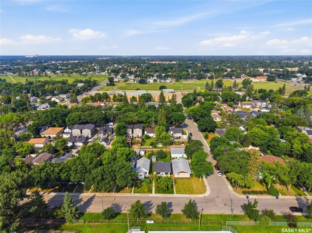 431 K Avenue N Saskatoon SK S7L 2M5