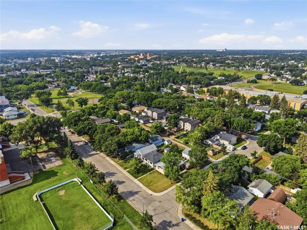 431 K Avenue N Saskatoon SK S7L 2M5