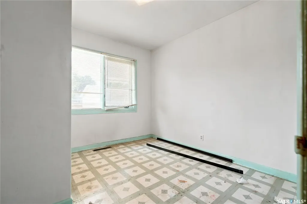 431 K Avenue N Saskatoon SK S7L 2M5