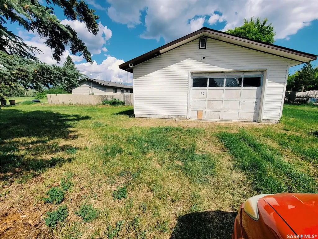 72 2nd Avenue Paddockwood SK S0J 1Z0