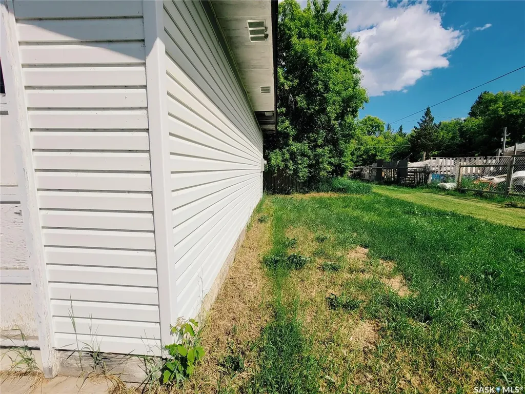 72 2nd Avenue Paddockwood SK S0J 1Z0