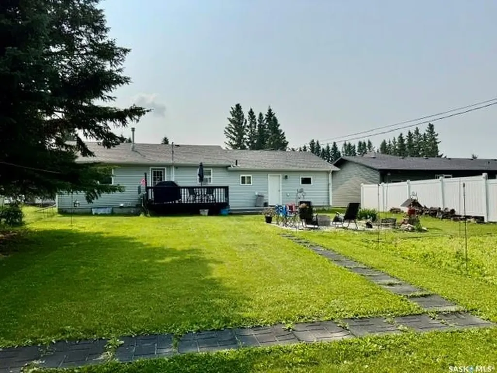 430 Centre Street Middle Lake SK S0K 2X0