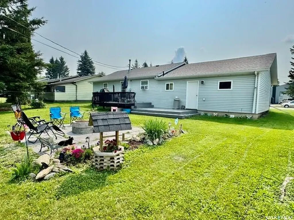 430 Centre Street Middle Lake SK S0K 2X0