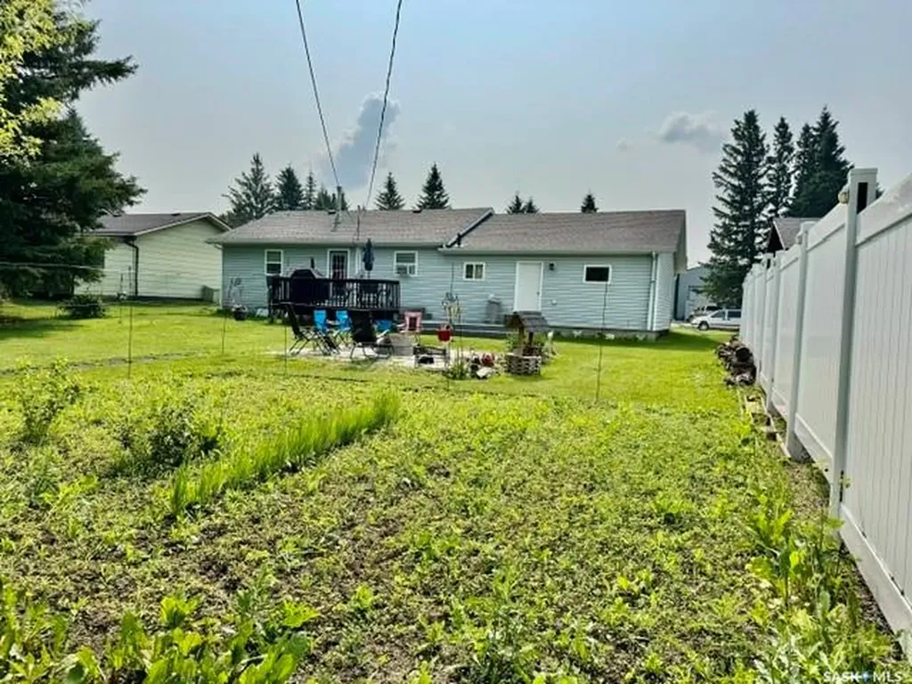 430 Centre Street Middle Lake SK S0K 2X0