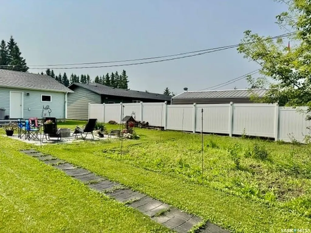 430 Centre Street Middle Lake SK S0K 2X0