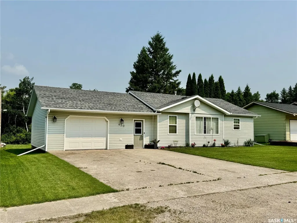 430 Centre Street Middle Lake SK S0K 2X0