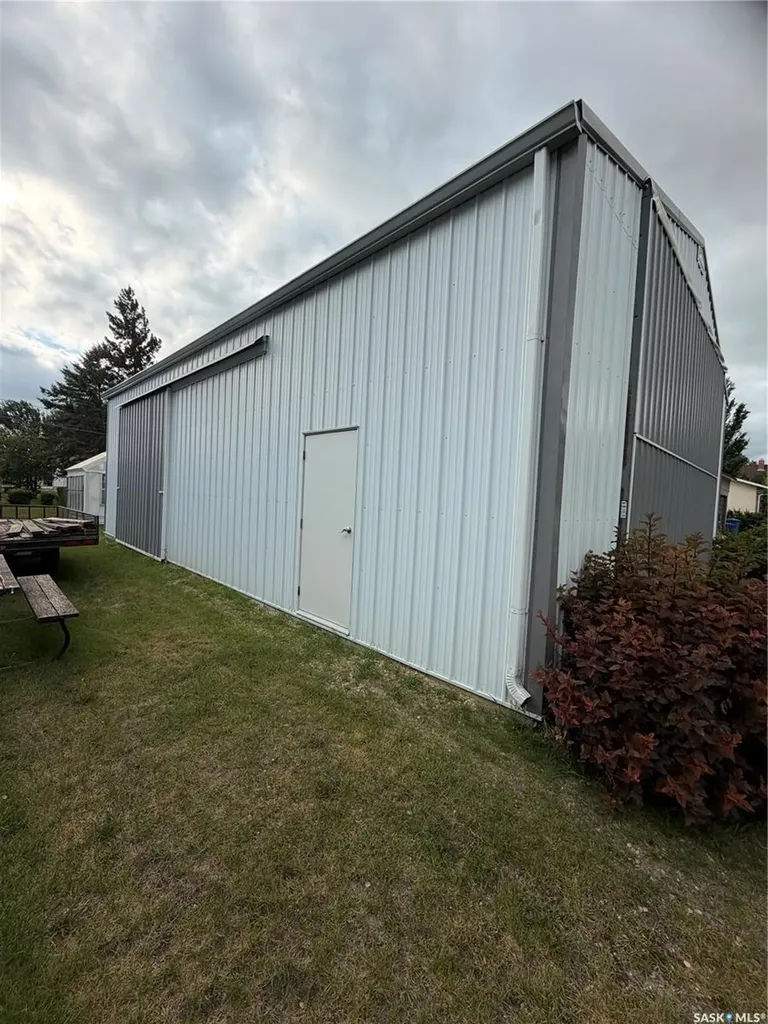 21 & 23 Wauchope Street Redvers SK S0C 2H0