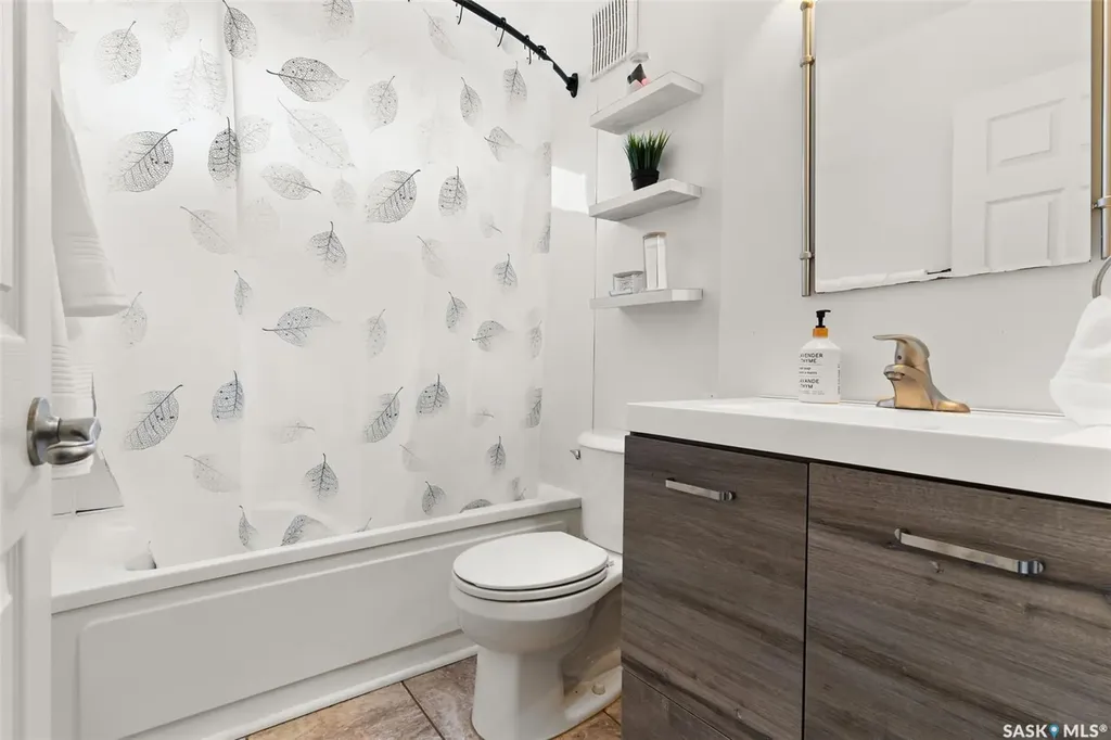 90 Walden Crescent Regina SK S4N 1L3