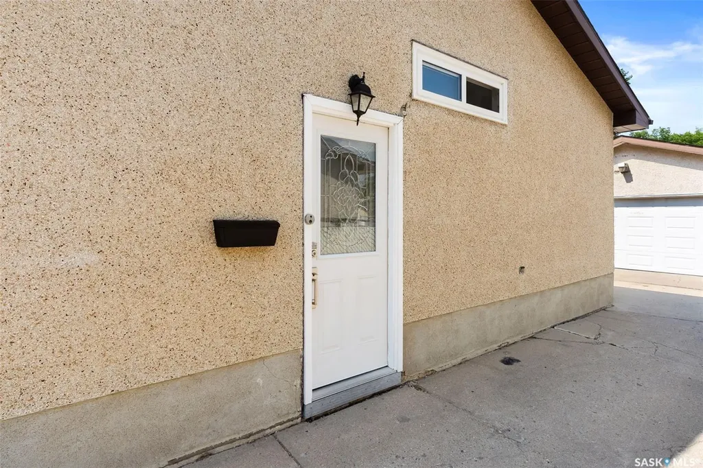 90 Walden Crescent Regina SK S4N 1L3