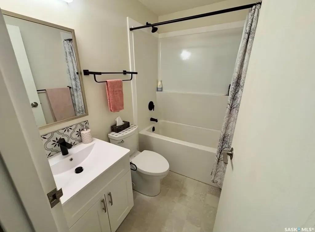 425 115th Street E Saskatoon SK S7N 2E6