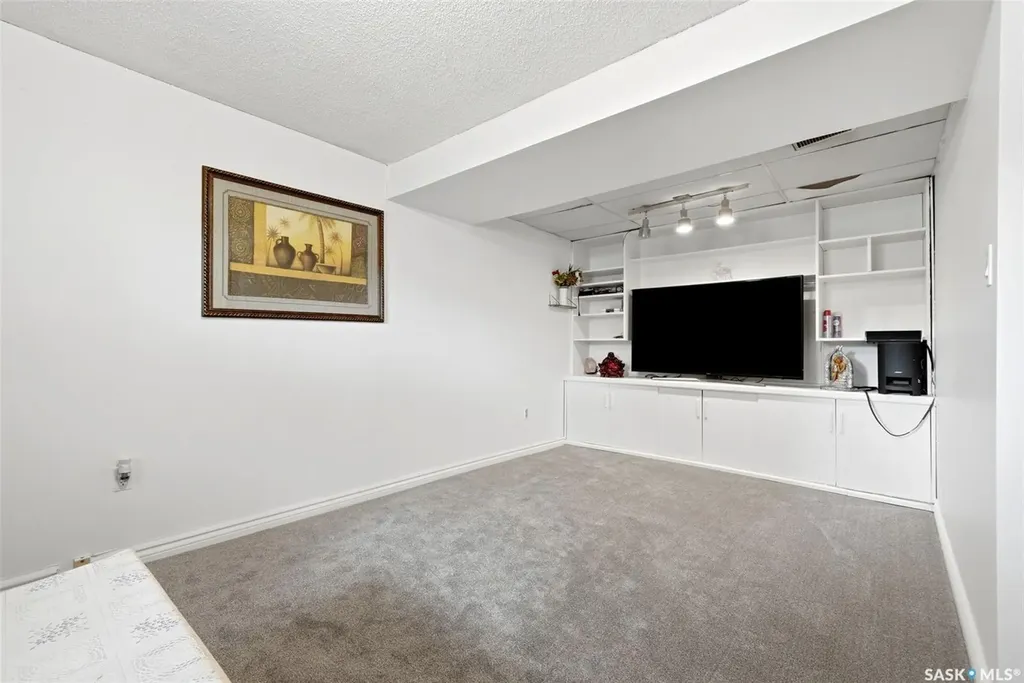 47 Symons Place Regina SK S4X 1M7