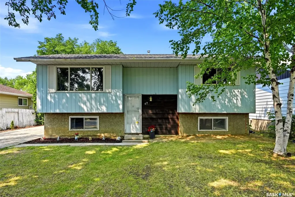47 Symons Place Regina SK S4X 1M7