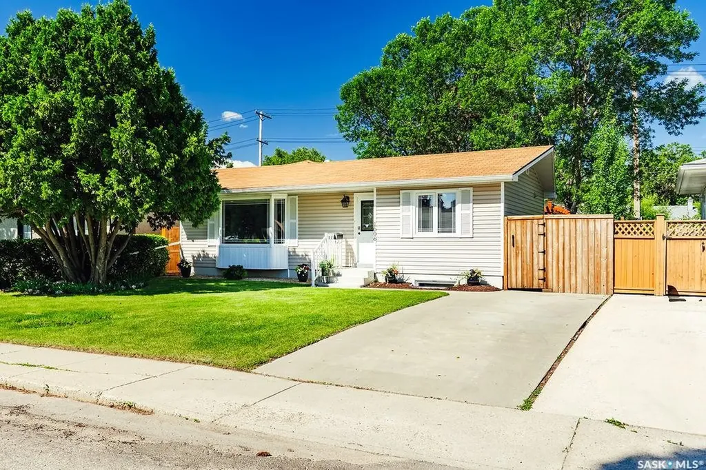 1606 Argyle Avenue Saskatoon SK S7H 2W7