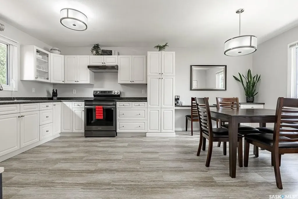 1606 Argyle Avenue Saskatoon SK S7H 2W7