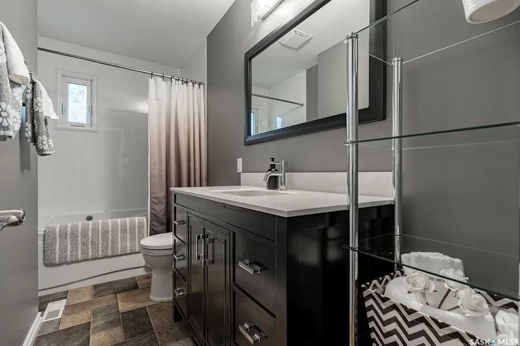 1606 Argyle Avenue Saskatoon SK S7H 2W7