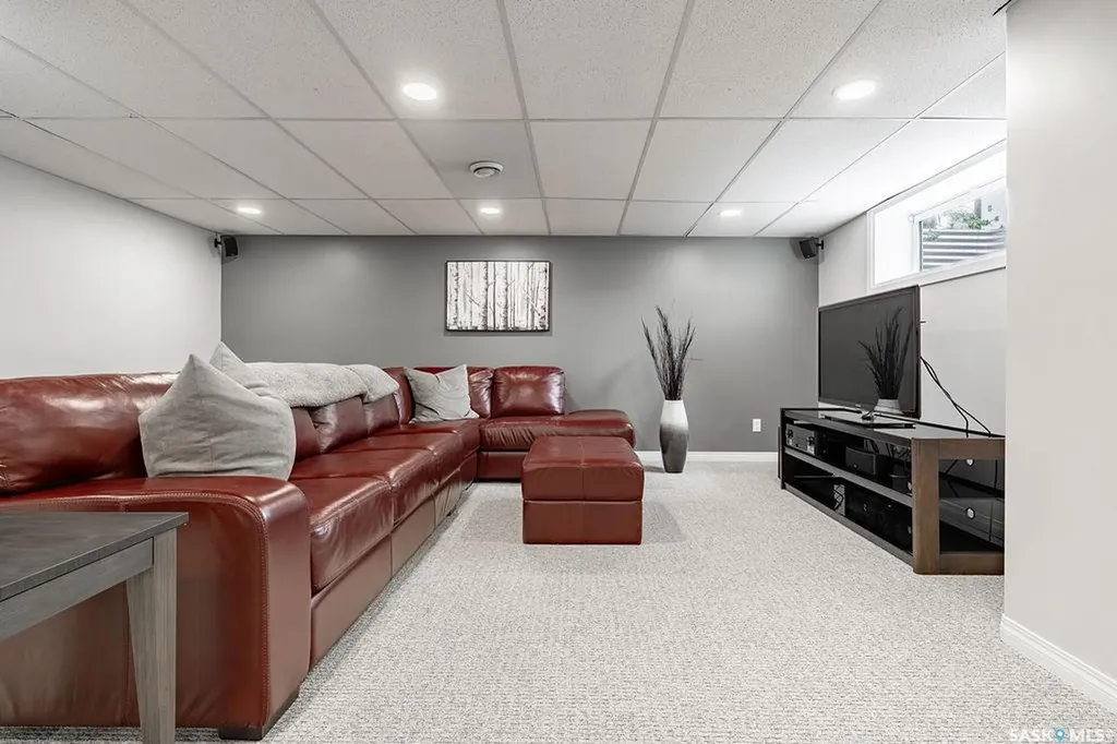 1606 Argyle Avenue Saskatoon SK S7H 2W7