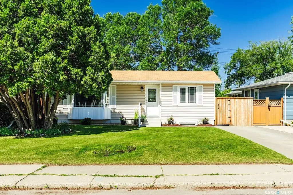 1606 Argyle Avenue Saskatoon SK S7H 2W7