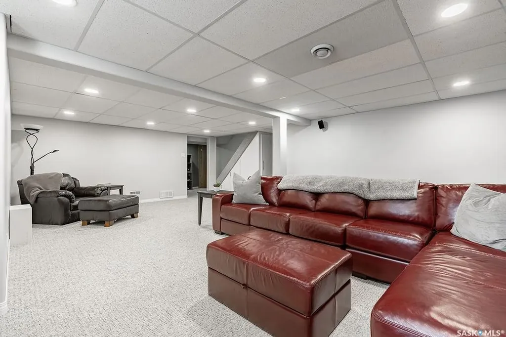 1606 Argyle Avenue Saskatoon SK S7H 2W7