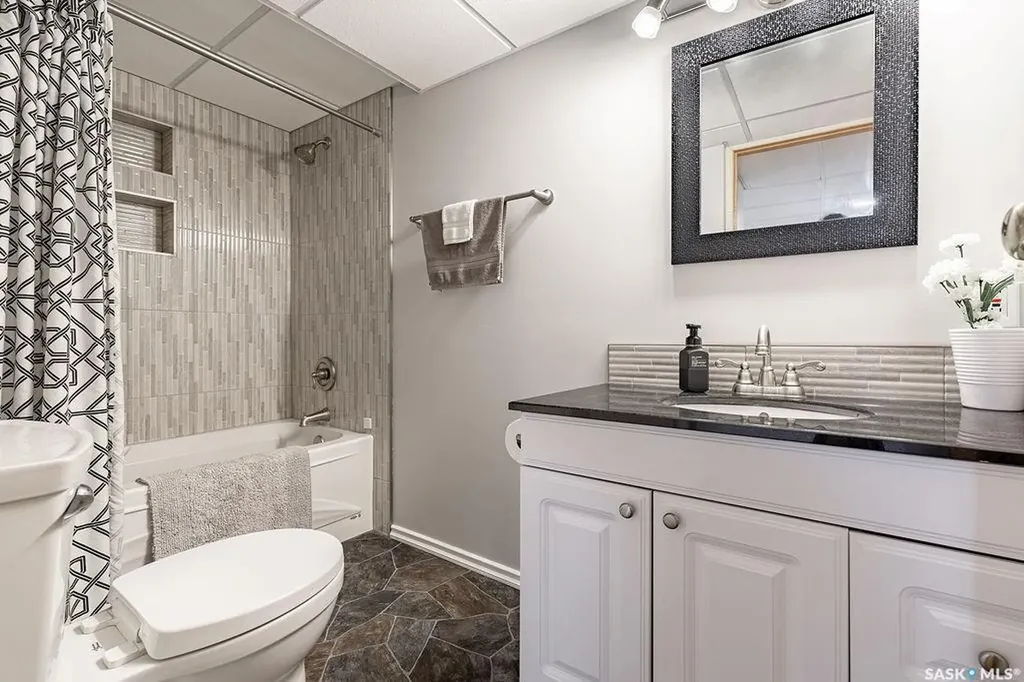 1606 Argyle Avenue Saskatoon SK S7H 2W7
