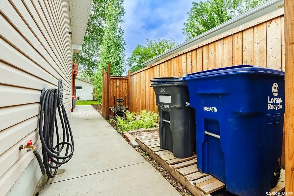 1606 Argyle Avenue Saskatoon SK S7H 2W7