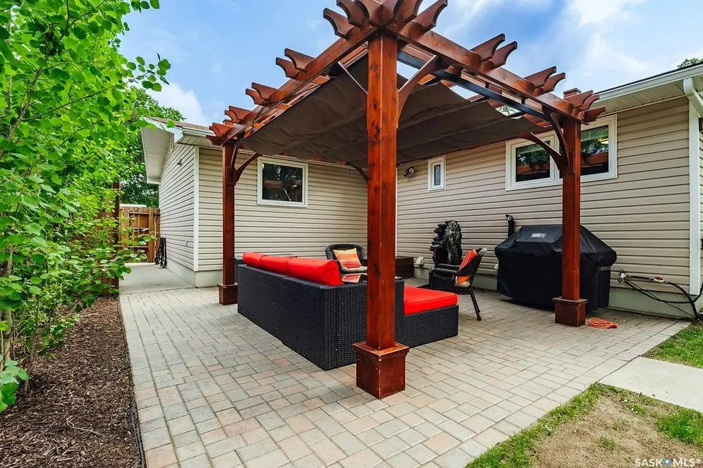 1606 Argyle Avenue Saskatoon SK S7H 2W7