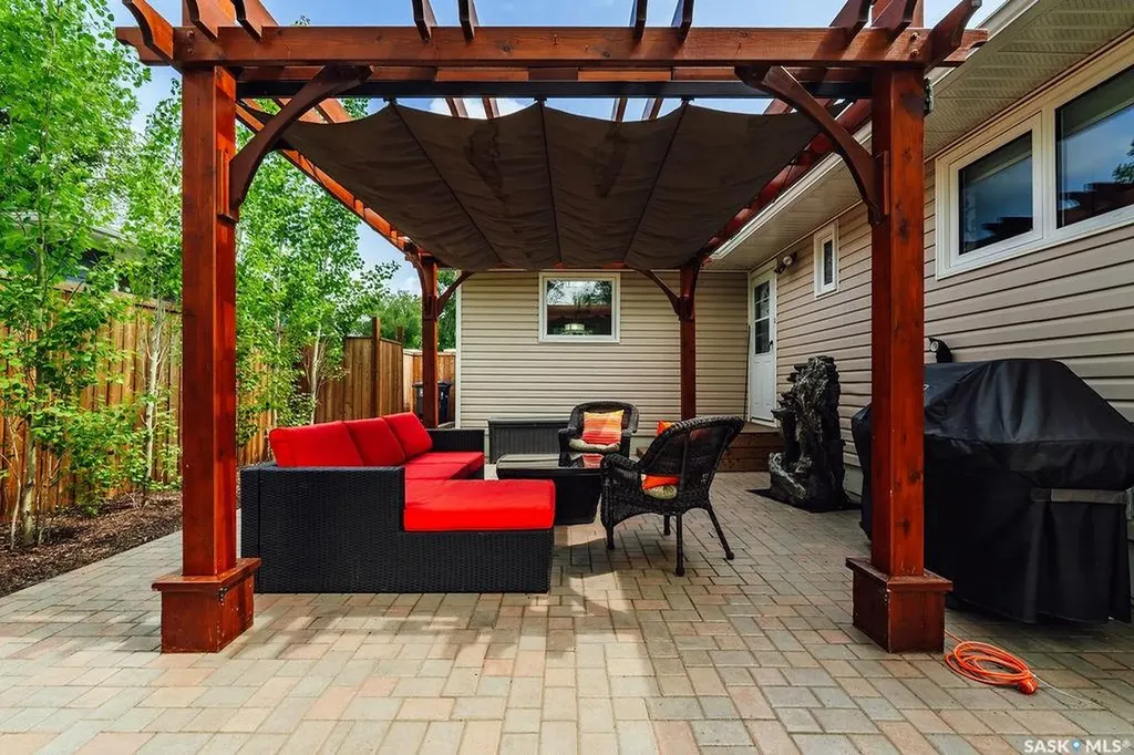 1606 Argyle Avenue Saskatoon SK S7H 2W7