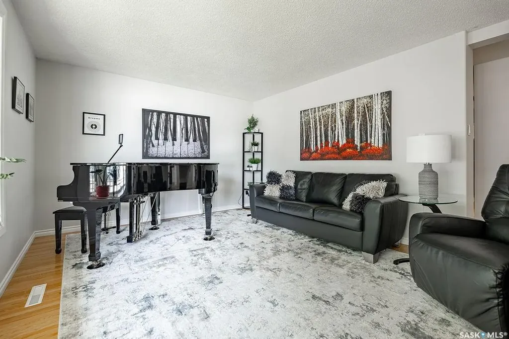1606 Argyle Avenue Saskatoon SK S7H 2W7