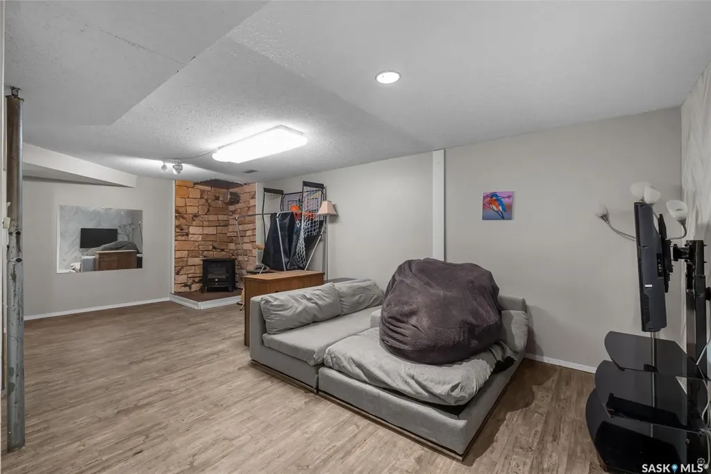209 Macdowall Crescent Prince Albert SK S6V 6N4