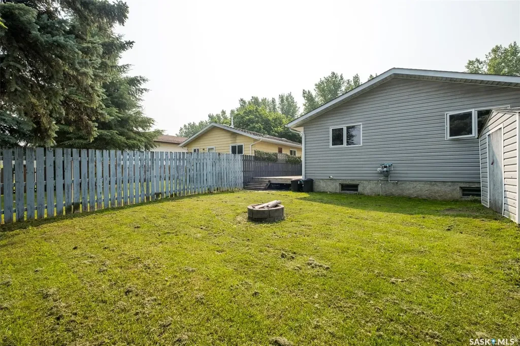 209 Macdowall Crescent Prince Albert SK S6V 6N4